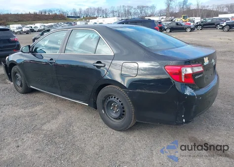 2014 Toyota Camry Le z USA, uszkodzony, nr VIN 4T1BF1FK0EU847781
